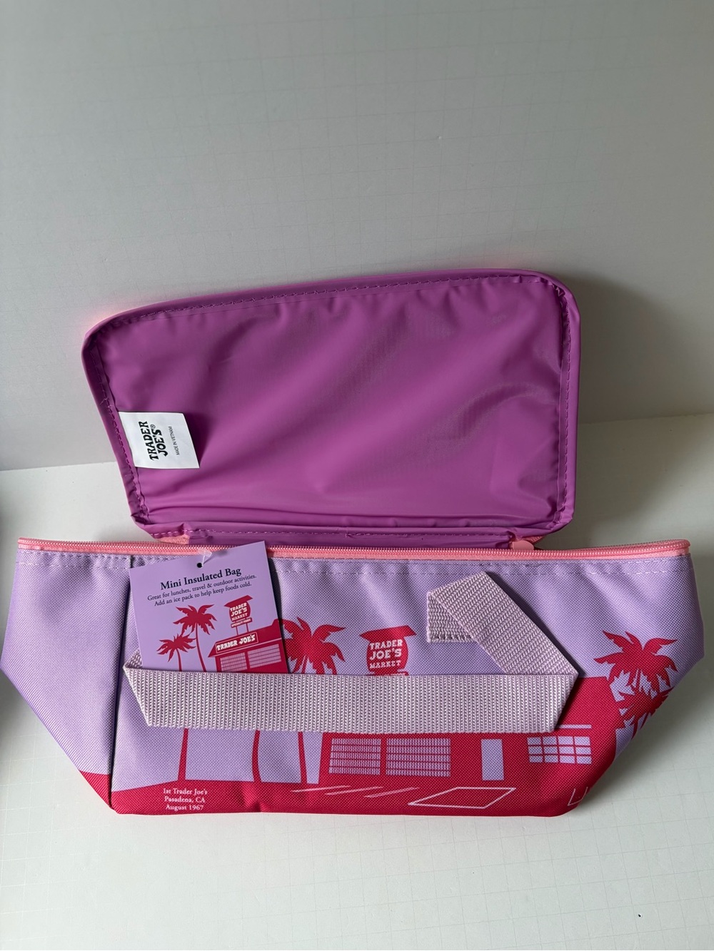 NWT Trader Joe's Mini Insulated Bag in Light Purple, Pink & Red Mini Cooler